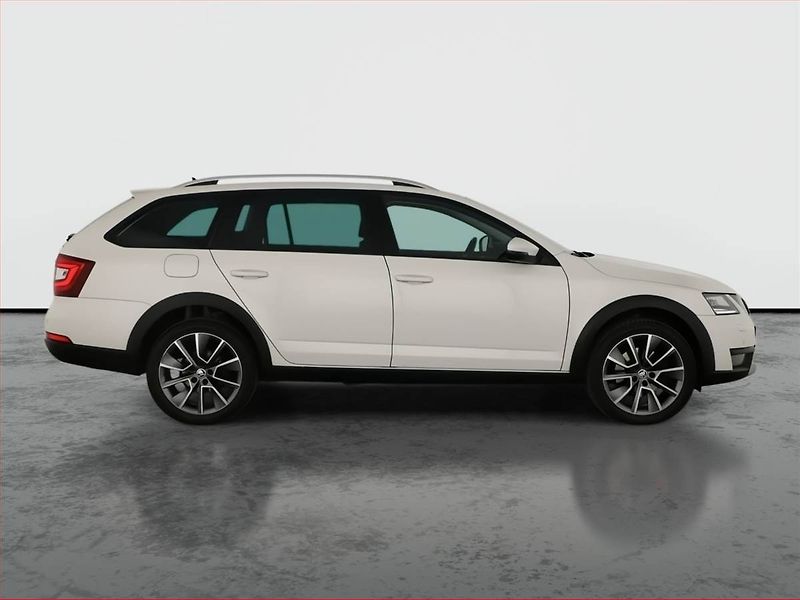 Škoda Octavia (2019) Scout 2.0 TDI, 4X4, Automat - fotka 6 z 21
