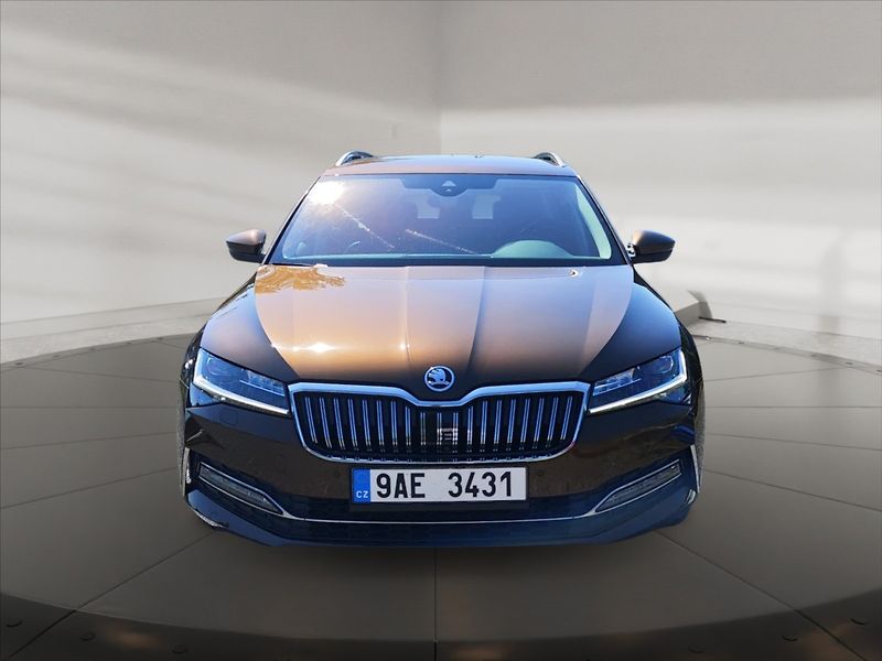 Škoda Superb 1,5 TSI Laurin&Klement DSG - fotka 2 z 11