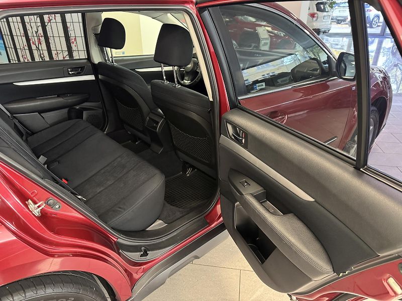 Subaru Outback 2.0D Comfort Cross Line CVT,CZ - fotka 11 z 50