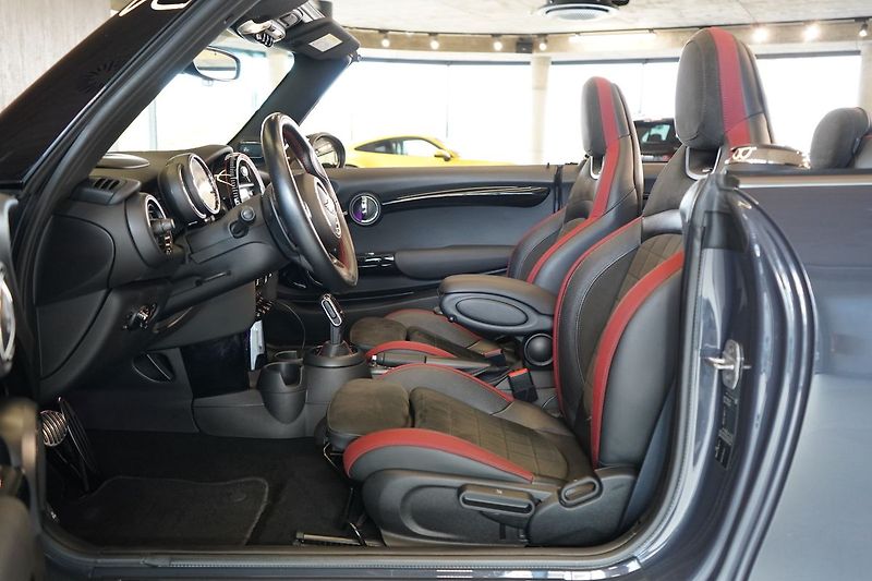 Mini Cooper JCW Cabrio, ACC, H/K, HUD - fotka 16 z 43