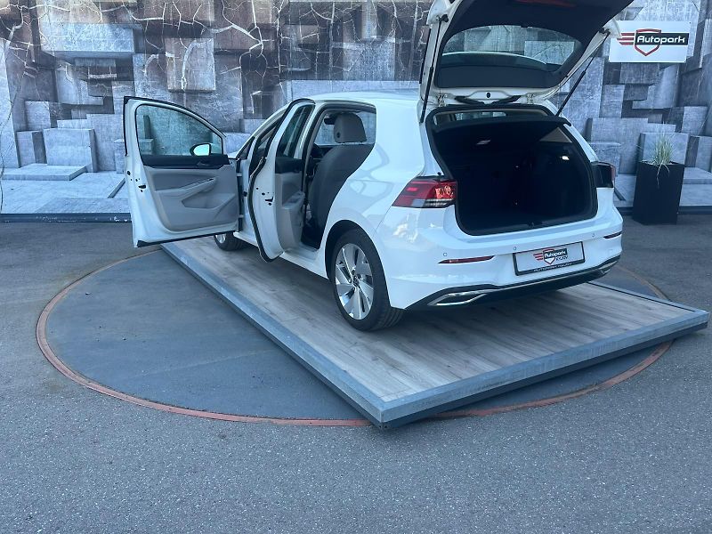 Volkswagen Golf (2022) 2.0TDi, 110KW,STYLE,MATRIX,DPH - fotka 9 z 26