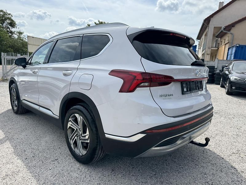 Hyundai Santa Fe (2021) 2.2.CRDi, 4x4, AT, 7 - míst.  - fotka 12 z 26