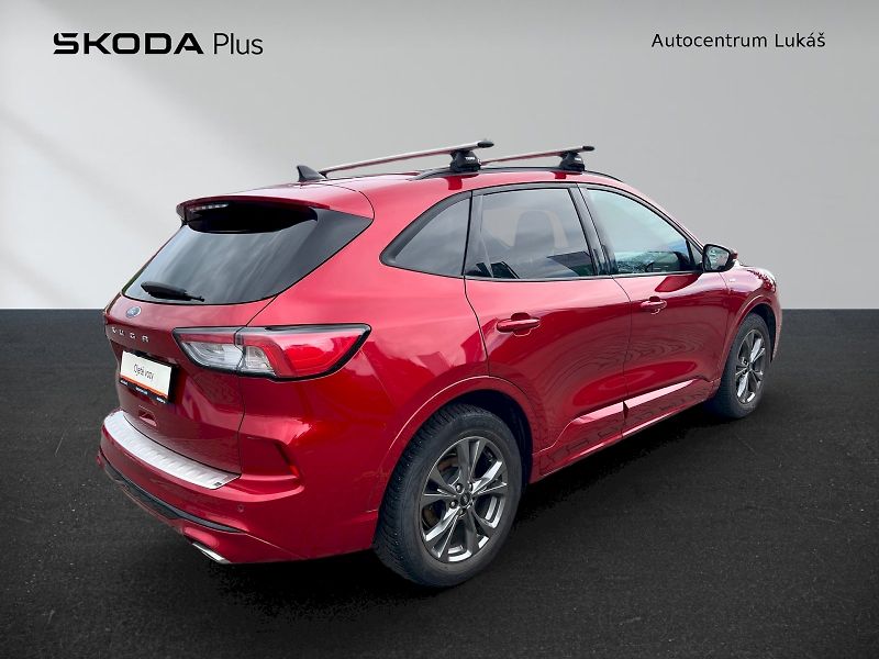 Ford Kuga (2021) - fotka 2 z 28