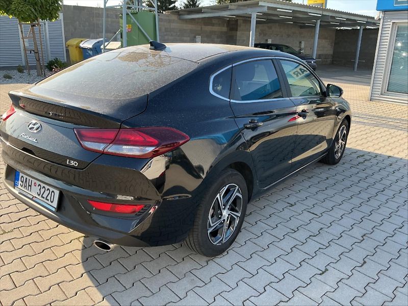 Hyundai i30 1.5 1.5 T-GDI Mild LED CZ - fotka 5 z 27