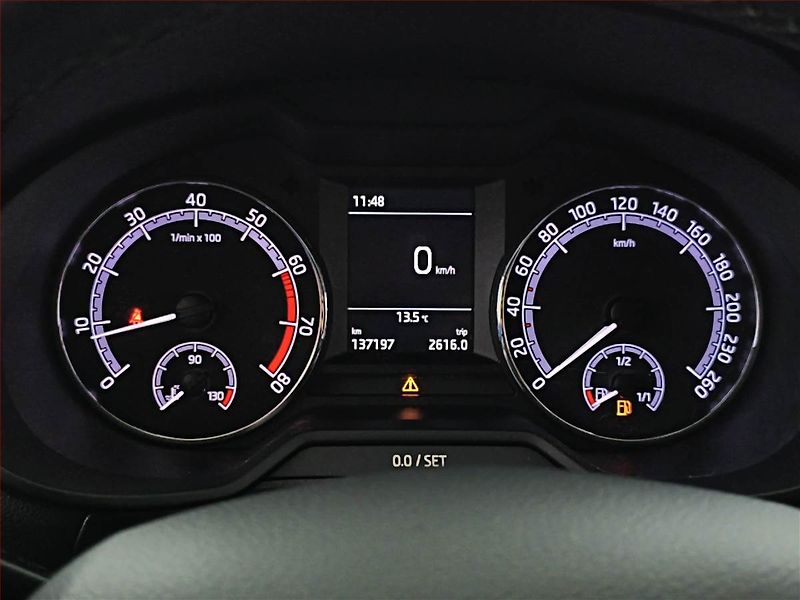 Škoda Octavia (2018) 1.4 TSI, Tempomat - fotka 11 z 16