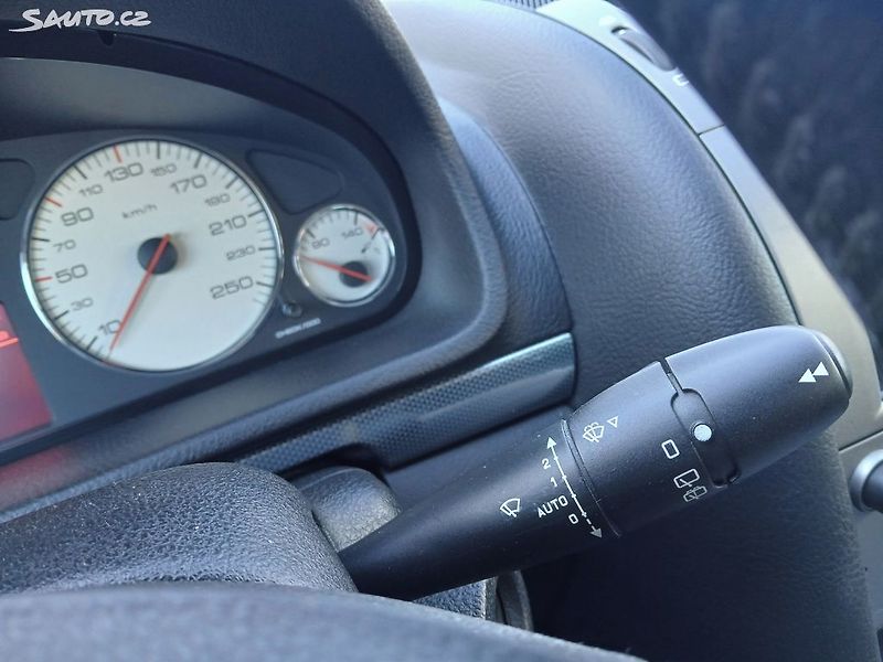 Peugeot 407 2.0 HDI 100kW - fotka 13 z 25