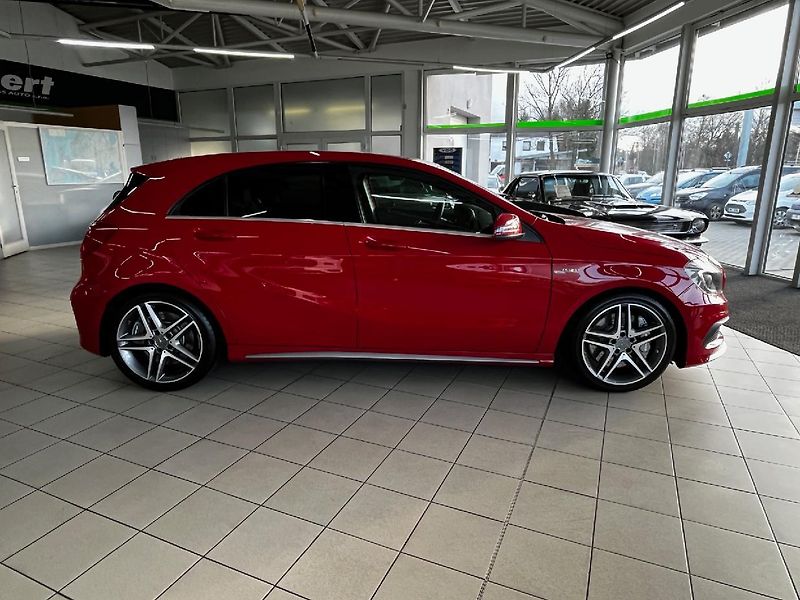 Mercedes-Benz Třídy A A 45 AMG 4Matic - fotka 8 z 29