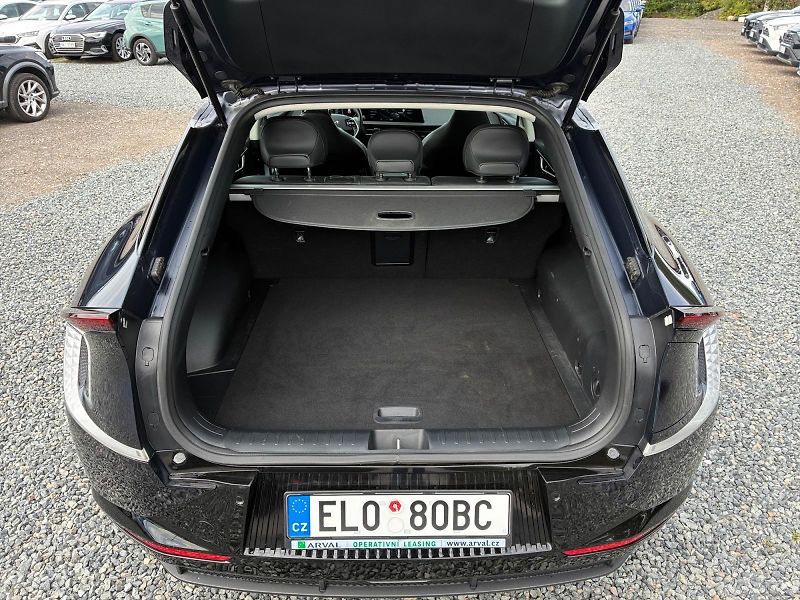 Kia EV6 (2022) EARTH 77kWh 168kW CZ DPH - fotka 6 z 11