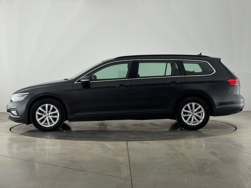 Volkswagen Passat Bussines - fotka 3 z 29