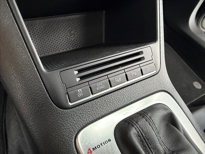 Volkswagen Tiguan 2,0 TDI,DSG 4Motion,Sport,CZ - fotka 15 z 24