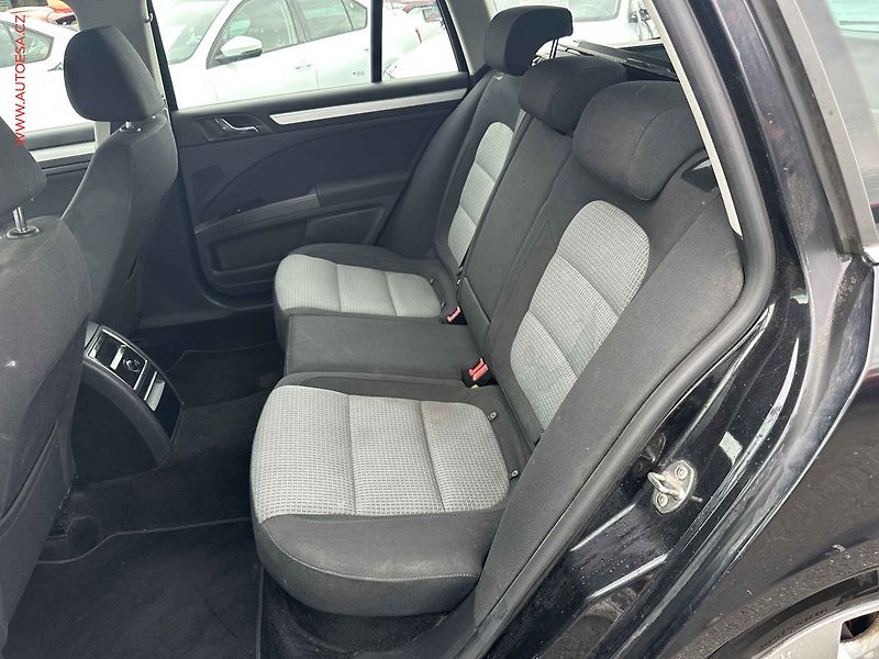 Škoda Superb (2011) 1.6TDi, TZ, bixen - fotka 10 z 19