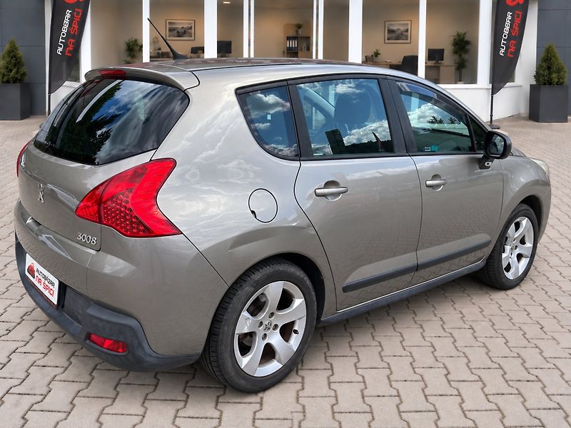 Peugeot 3008 1.6HDI 80kW - fotka 8 z 18