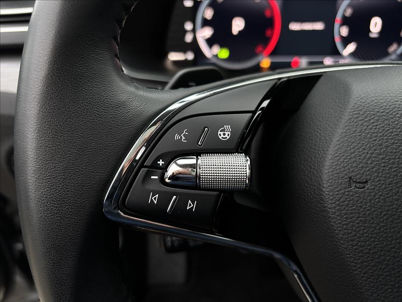 Škoda Superb 2,0 TDI 110kW Style DSG - fotka 28 z 42