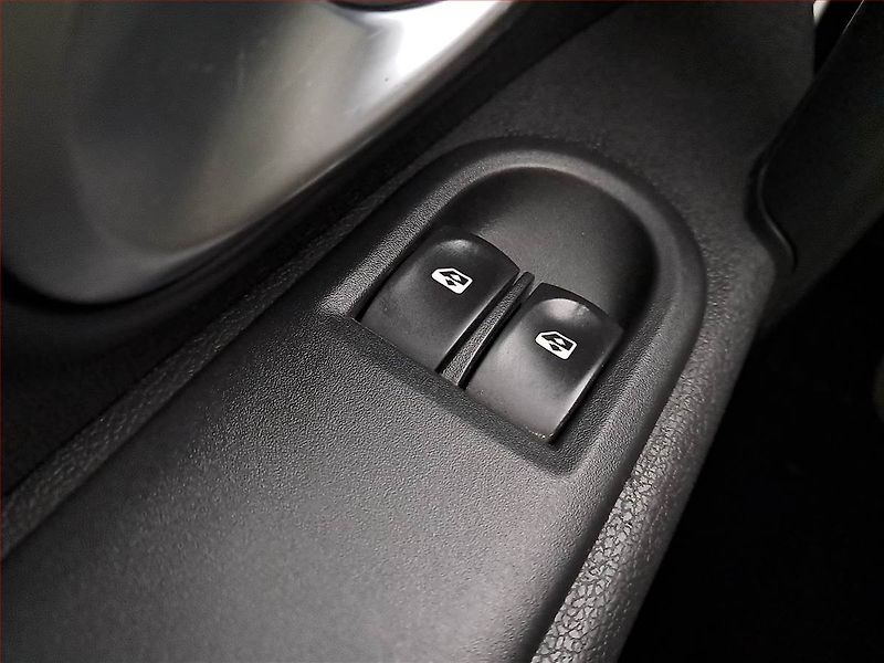 Renault Clio (2006) 1.6 16V, nová STK - fotka 15 z 15