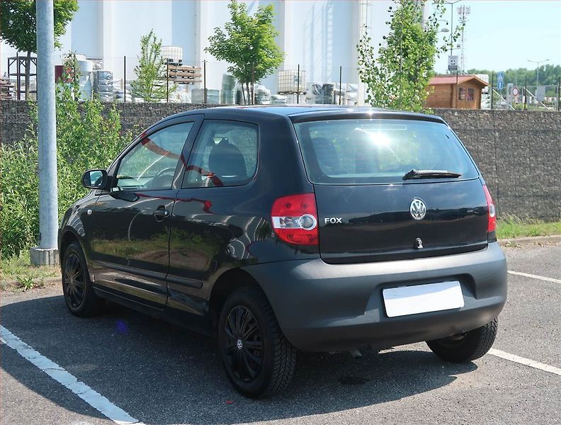 Volkswagen Fox (2007) 1.2, nová STK, dobrý stav - fotka 4 z 15
