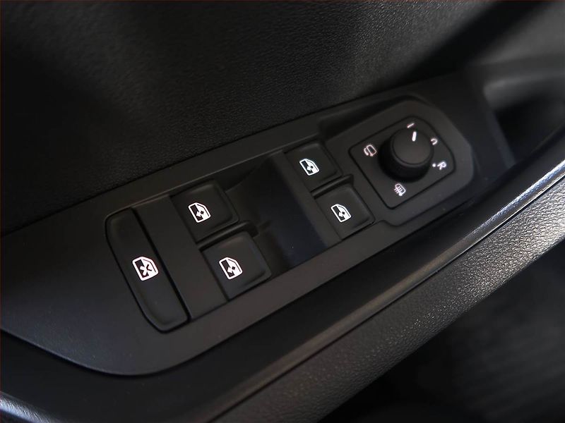 Škoda Karoq (2023) 1.5 TSI - fotka 16 z 16