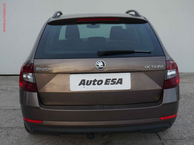 Škoda Octavia (2018) 1.6 TDi, ČR, Style, STK5/28 - fotka 5 z 18