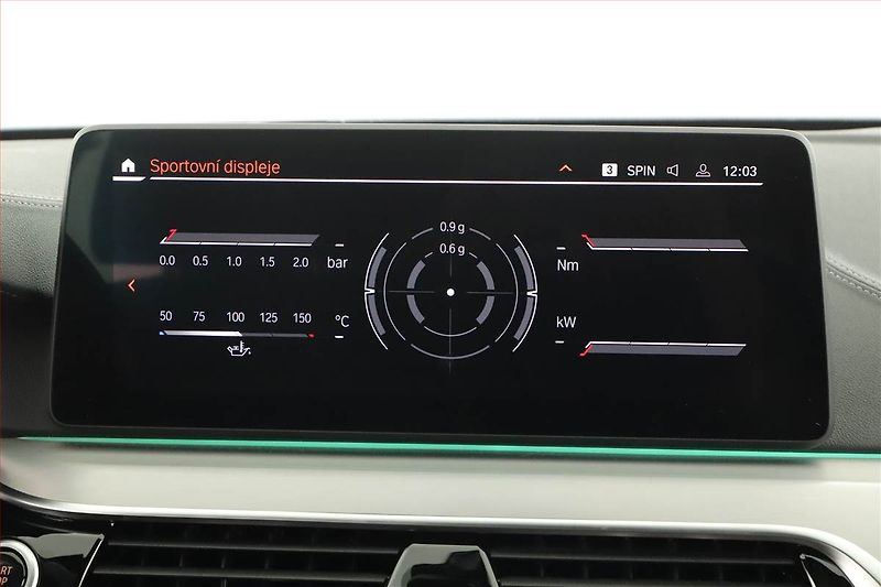 BMW Řada 5 (2021) 540i xDrive - fotka 15 z 20