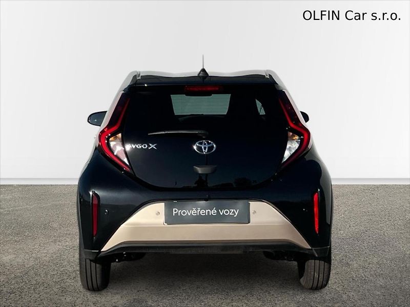 Toyota Aygo 1,0 VVT-i 53kW STYLE TECH VISI - fotka 8 z 22