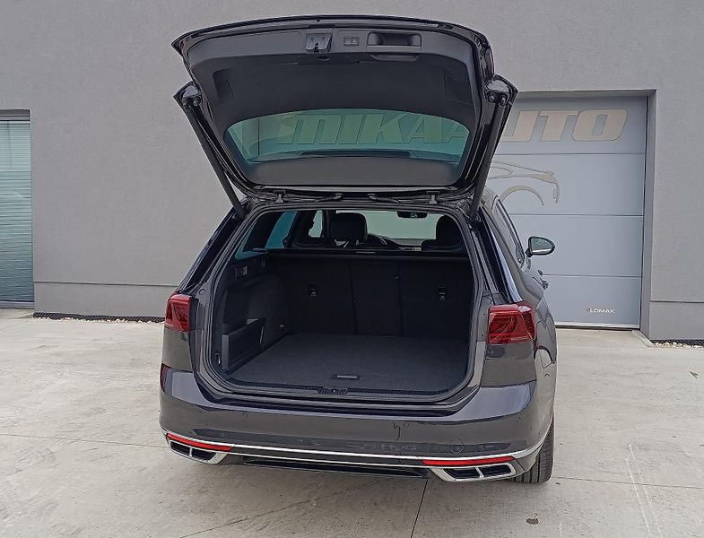 Volkswagen Passat 2.0TSI 206kW RLINE ČR 1.MAJ - fotka 9 z 39