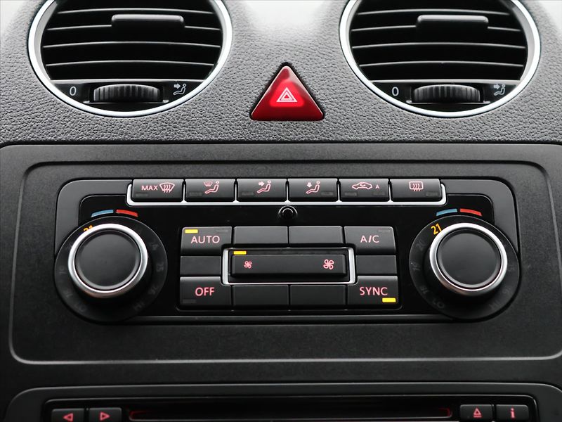 Volkswagen Caddy 1,2 TSI Cup 1.Maj Navi Tažné - fotka 21 z 30