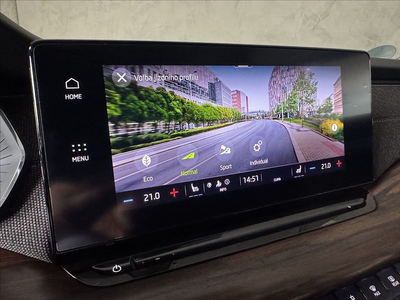 Škoda Octavia 1,5 TSi  DSG e-Tec Scout LED M - fotka 36 z 50
