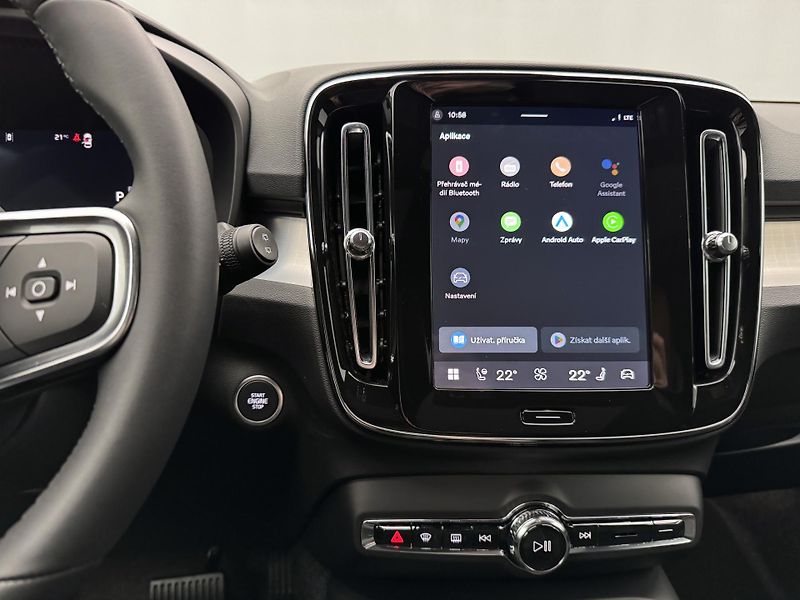 Volvo XC40 (2026) B3 AUT DARK PLUS - fotka 9 z 23
