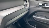 Volvo XC60 R-DESIGN, B4 AWD, 145+10 kW / - náhled 13
