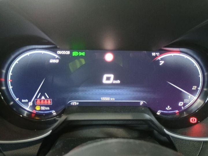 Alfa Romeo Giulia 2,0T 16V 206kW AT8-Q4 VELOCE - fotka 5 z 10