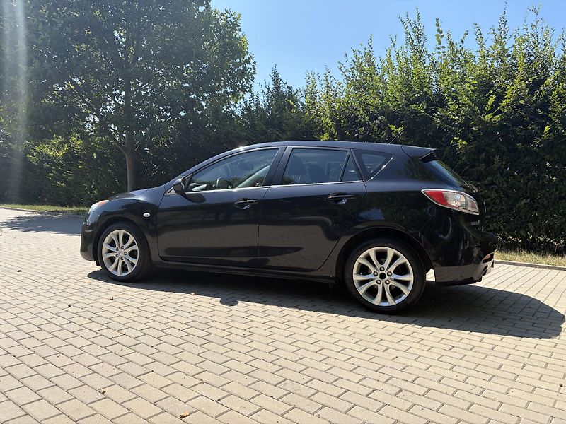 Mazda 3 1.6 90th Anniversary - fotka 4 z 27