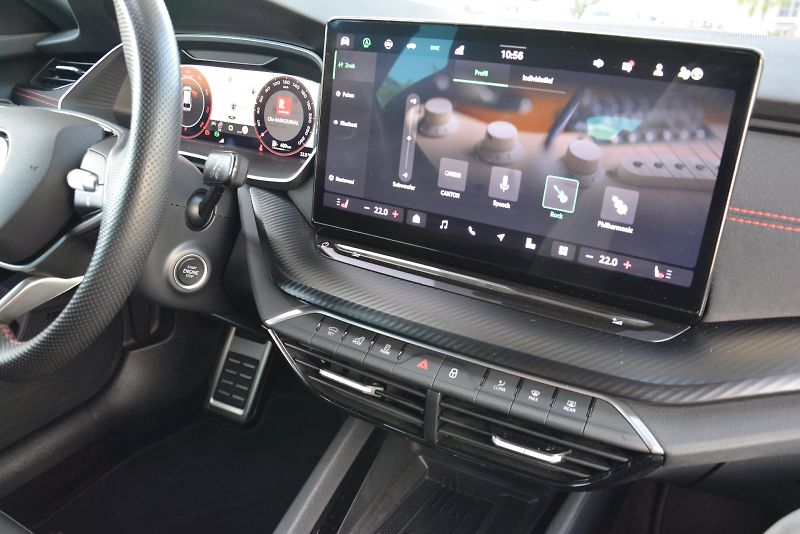 Škoda Octavia (2024) Combi 2.0 TSI 195 kW RS DSG 7 - fotka 26 z 27
