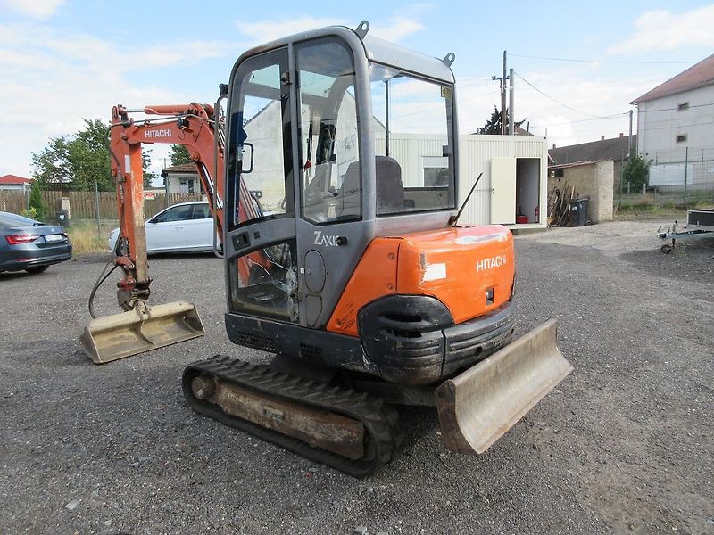 Hitachi Zaxis 25 - fotka 4 z 20