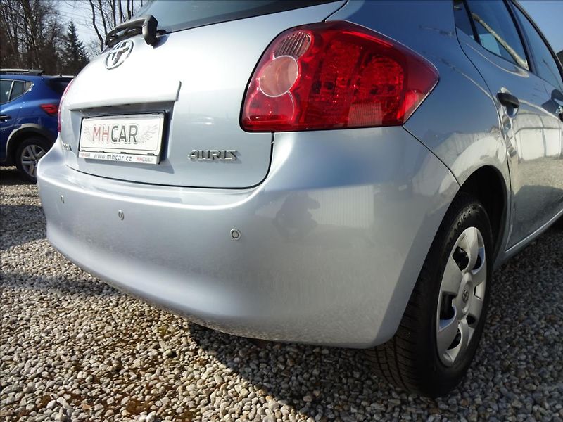 Toyota Auris 1,33 VVTi 74 kW - fotka 15 z 41