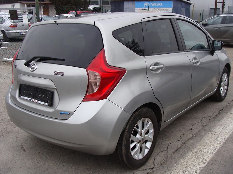 Nissan Note 1.5 DCi, 66 kW, klimatizace - fotka 5 z 23
