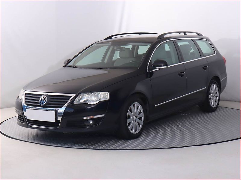 Volkswagen Passat (2010) BlueMotion 1.6 TDI, Navi - fotka 2 z 18
