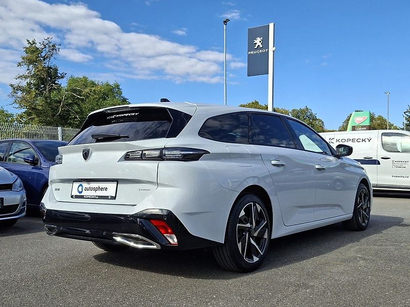 Peugeot 308 SW ALLURE 1,2 PT EAT8 - fotka 3 z 27