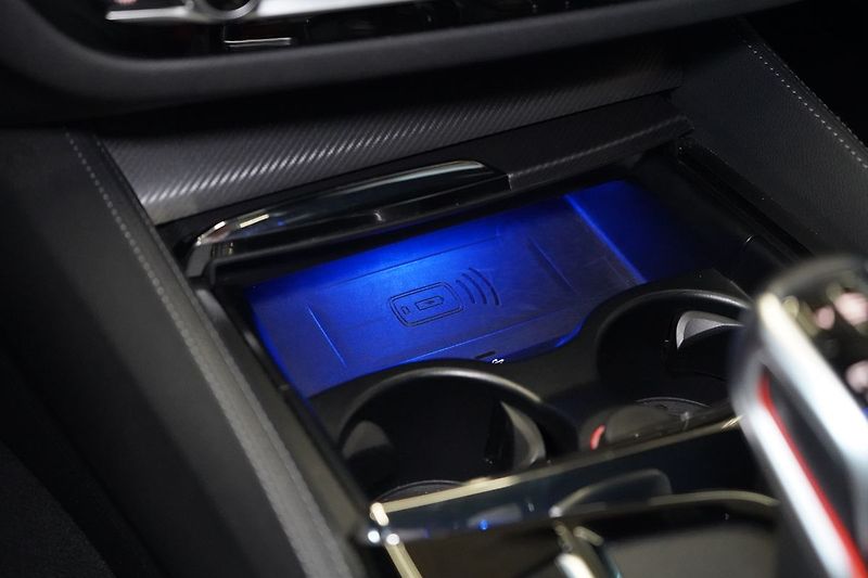 BMW M5 Competition xDrive, B&W, HUD - fotka 37 z 47