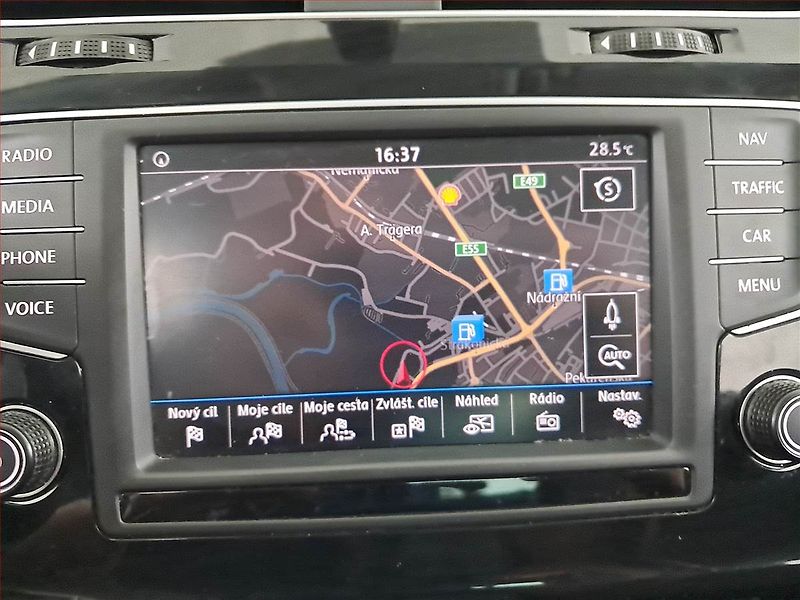 Volkswagen Golf (2015) Comfortline 2.0 TDI, Automat - fotka 13 z 22