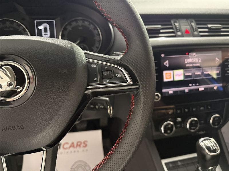 Škoda Octavia 2,0   TDI 110 kW DRIVE LED ACC - fotka 10 z 38