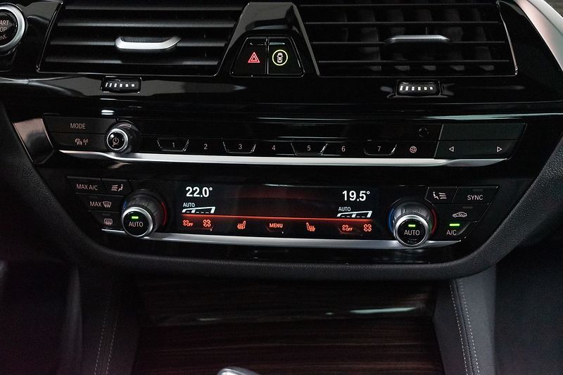 BMW Řada 5 530d xD TAŽNÉ*N.TOPENÍ*ČR 1.M* - fotka 28 z 51