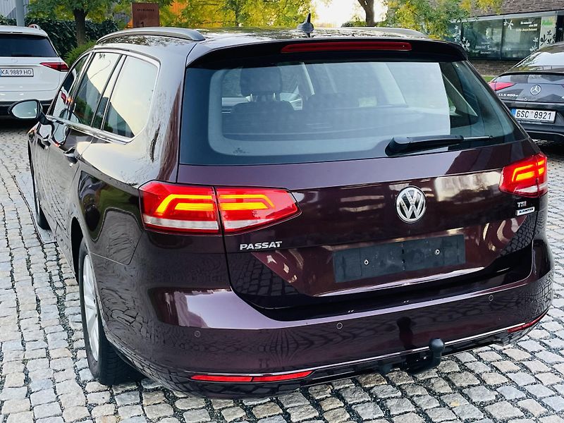 Volkswagen Passat 1.4TSI AUT TAŽNÉ SERVISKA LED - fotka 17 z 49