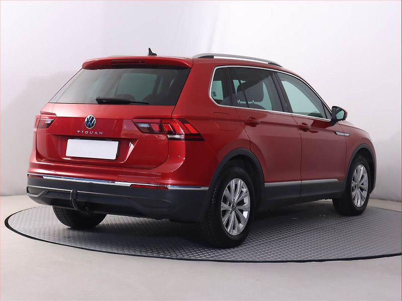 Volkswagen Tiguan (2021) 1.5 TSI - fotka 5 z 22