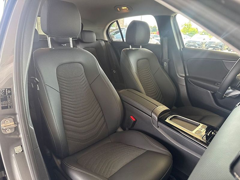 Mercedes-Benz Třídy A 200 - fotka 17 z 20