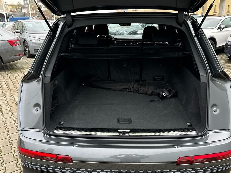 Audi Q7 50 TDI quattro S Line - fotka 15 z 23