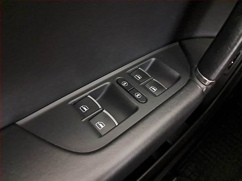 Volkswagen Touareg (2017) R-Line 3.0 TDI - fotka 16 z 23