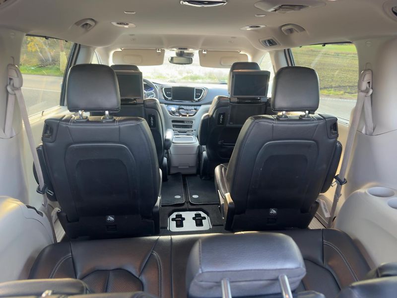Chrysler Pacifica (2022) 3,6 8 míst 360 DVD Radar  2022 - fotka 7 z 19