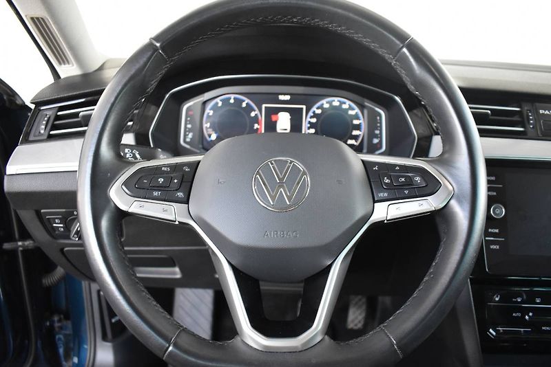 Volkswagen Passat Variant (2023) 1.5TSI 110kW, LED, tažné - fotka 16 z 24