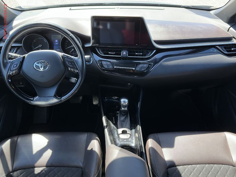 Toyota C-HR (2018) 1.8i, 2.maj,ČR, AT, LED - fotka 8 z 18