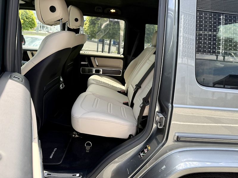 Mercedes-Benz Třídy G (2019) 500 - fotka 12 z 50