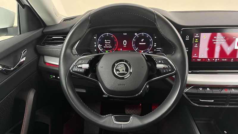 Škoda Octavia 2.0 TDI DSG Style Combi - fotka 9 z 26